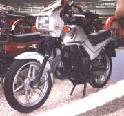 Jawa 420 typ 823 z roku 1990 na výstavě k 70. letům Jawy v NTM v Praze 1999